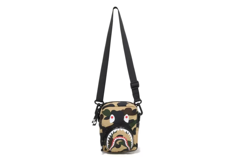 BAPE 1st Camo Shark Mini Bag Yellow - Imagen 2