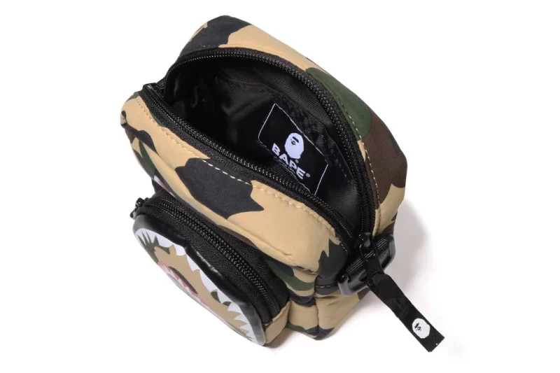 BAPE 1st Camo Shark Mini Bag Yellow - Imagen 4